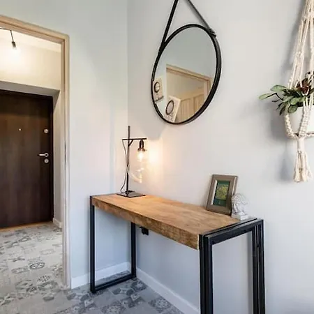 Apartment Smolensk 33/61, 31-112 *
